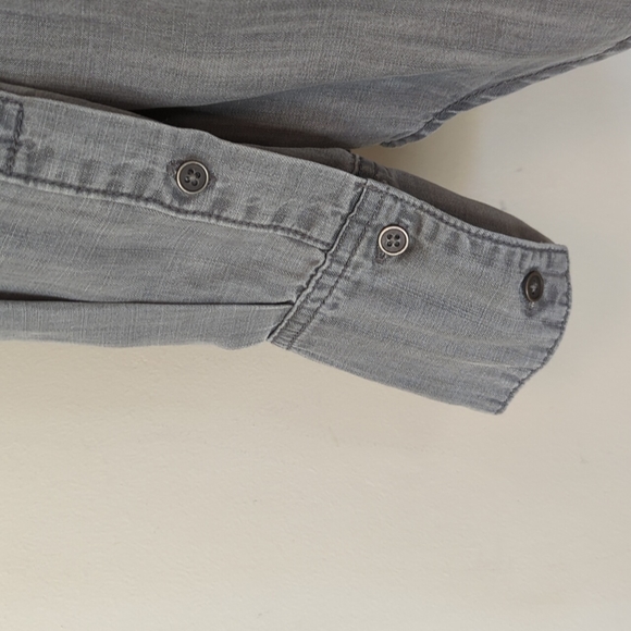 Anthropologie Cloth & Stone Split-Back Gray Chambray Buttondown - Picture 12 of 16